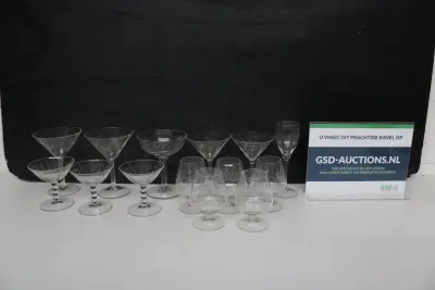 Set van diverse geslepen kristallen glazen – kavel bij GSD Auctions, Zoeterwoude