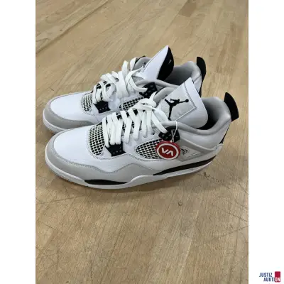 Air Jordan 4 Retro Military black Gr. 47 – kavel bij Justiz-Auktion, Frankfurt am Main