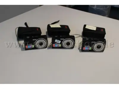 1 set van 3 compactcamera's "E 80" van Pentax met beschadigingen – kavel bij Zoll-Auktion, Erfurt
