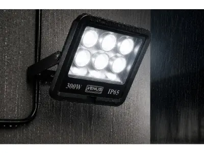 4x 4 x LED Schijnwerper 300W – 6500K Koud Wit – IP65 – EYES-300 – kavel bij XL Auctions
