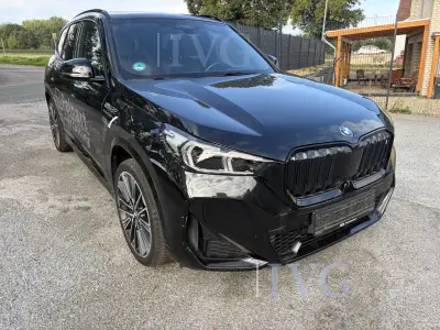 Kombilimousine BMW iX1 xDrive30 – kavel bij IVG, Bad Salzuflen