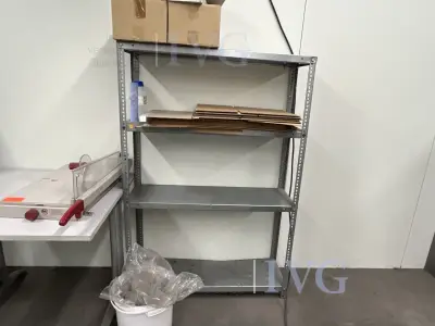 Stalen schroefrek – kavel bij IVG, Augsburg