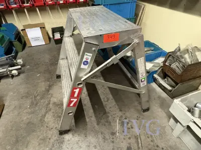 Alu-Tritt GÜNZBURGER STEIGTECHNIK – kavel bij IVG, Augsburg