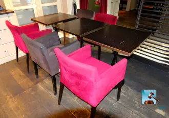 Set of tables and chairs – kavel bij En.clicpublic