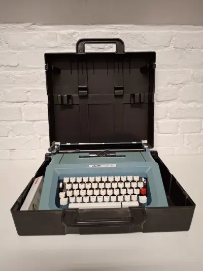 Vintage typemachine – kavel bij De Kringwinkel, Herzele