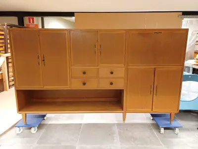 Vintage dressoir – kavel bij De Kringwinkel, Geraardsbergen