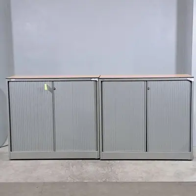 2x Jaloeziekast, Ahrend – kavel bij Domeinen Roerende Zaken, Groningen