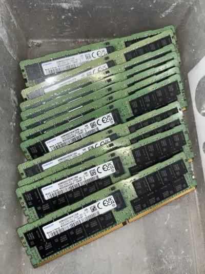 Ca. 12x Strip 128 GB RAM ECC geheugen DDR4 – kavel bij Domeinen Roerende Zaken, Hoogeveen
