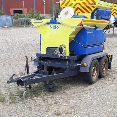 Zoutstrooier op aanhanger, Nido, Stratos B11-18 AWCLN 350, CD-ORM-2179, 2013 – kavel bij Domeinen Roerende Zaken, Soesterberg