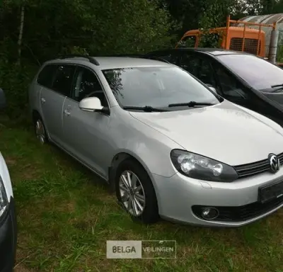 VOLKSWAGEN GOLF, enkel voor vergunninghouders en erkende centra voor verschrotting – kavel bij Belga Veilingen