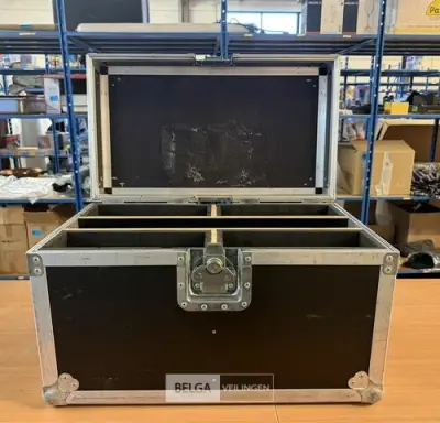 Lege flightcase Tri-par – kavel bij Belga Veilingen