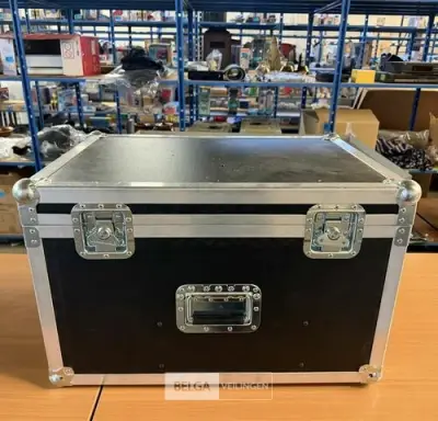 1 Flightcase (muurprojector) – kavel bij Belga Veilingen