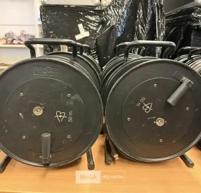 2x BNC haspel – kavel bij Belga Veilingen