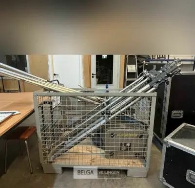 Set staander – kavel bij Belga Veilingen