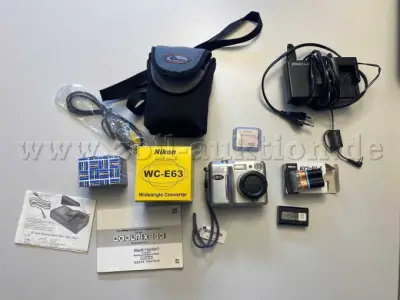 1 Nikon Coolpix 880 Digitalkamera – kavel bij Zoll-Auktion, Herford