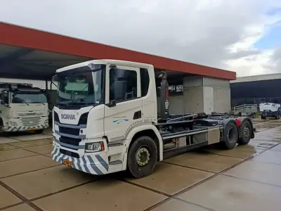 Haakarm, Scania, P320 6X2 met haakarm Hiab 26T, 2019 – kavel bij Onlineveilingmeester, Almere