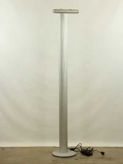 Wofi moderne staande vloerlamp – kavel bij De Kringwinkel, Antwerpen