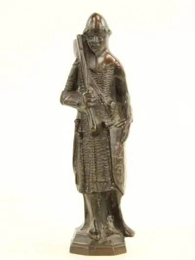 Bronzen beeld in de stijl van de Belfort torenwachters – kavel bij De Kringwinkel, Antwerpen