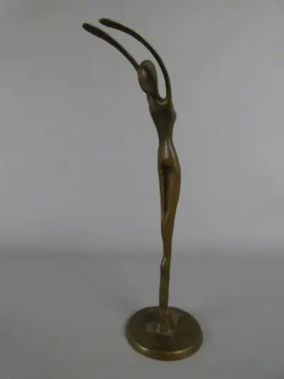 Elegante Bronsstructuur van een Danseres – kavel bij De Kringwinkel, Diest