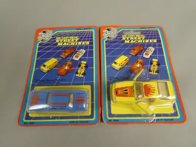 2 speelgoedauto's road tough – kavel bij De Kringwinkel, Diest