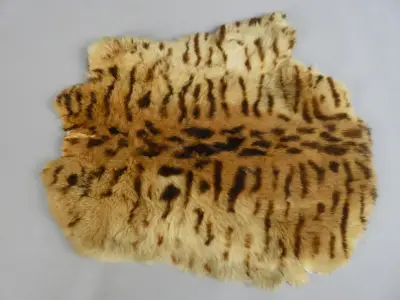 Konijnenvacht met tijgerprint – kavel bij De Kringwinkel, Diest
