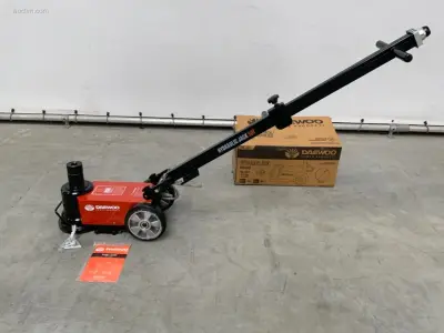 Daewoo - 2026 - 50T. DAHJ -Garage krik 50T Daewoo – kavel bij Auctim, Aartselaar