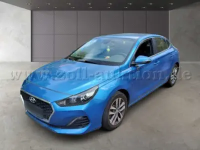 1 Hyundai i30 1.4 T-GDI Fastback Trend, 5 Türer, EZ: 2018 – kavel bij Zoll-Auktion, Hannover