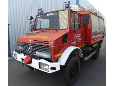 1 Feuerwehrfahrzeug Daimler-Benz Unimog U1300 L // Rüstwagen – kavel bij Zoll-Auktion, Worms