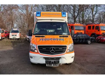1 Mercedes Benz Sprinter mit RTW-Kofferaufbau (HH-2773) – kavel bij Zoll-Auktion, Hamburg