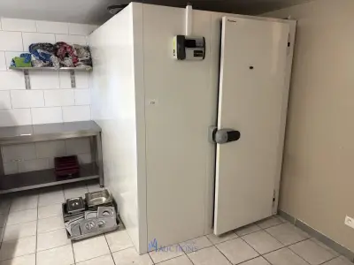 Koelcel – kavel bij VH Auctions