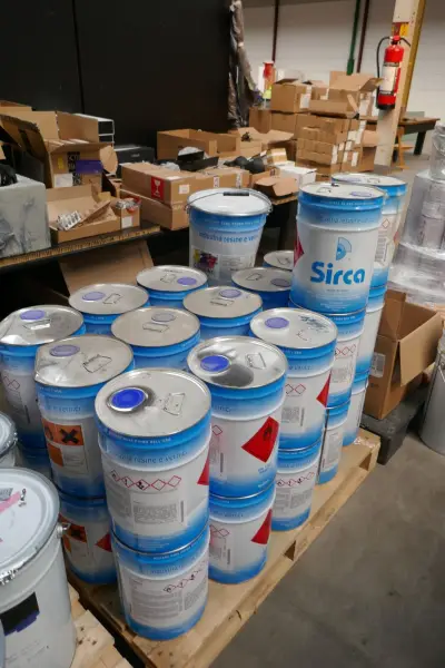 Overstock verf – veiling bij Openbare Verkopen, Wielsbeke