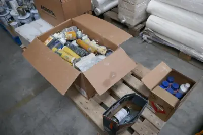 beits, pasta, verf – kavel bij Openbare Verkopen, Wielsbeke