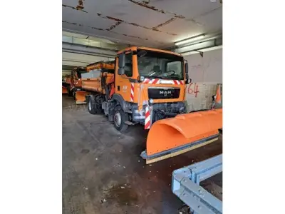 1 MAN LKW Kipper-Kran (Fahrbereit) – kavel bij Zoll-Auktion, Kiel
