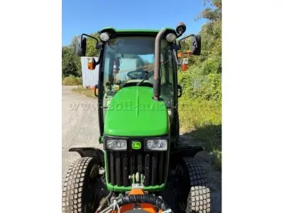 1 John Deere 3720 Kompakttraktor inkl. Anbaugeräten – kavel bij Zoll-Auktion, Stadthagen