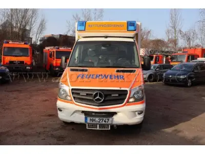 1 Mercedes Benz Sprinter RTW mit Kofferaufbau (HH-2747) – kavel bij Zoll-Auktion, Hamburg