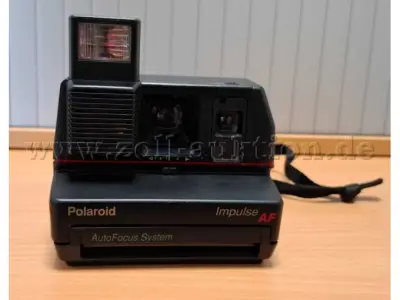 1 Polaroid-camera met autofocussysteem – kavel bij Zoll-Auktion, Bremerhaven