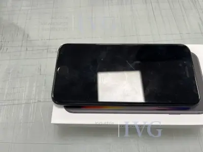 Smartphone APPLE iPhone SE – kavel bij IVG, Emsdetten