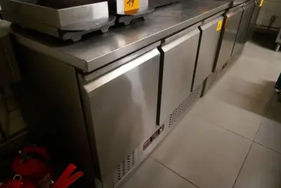 RVS gekoelde werktafel DIAMOND – kavel bij Openbare Verkopen, Koksijde