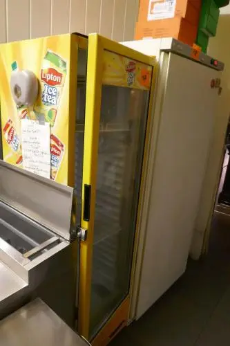 Vitrinefrigo LIPTON ICE TEA – kavel bij Openbare Verkopen, Koksijde