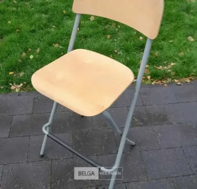 Barkrukken op kar (20x) – kavel bij Belga Veilingen
