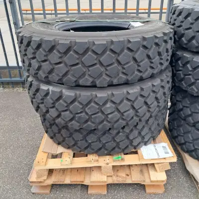3x Vrachtwagenband, Michelin, XZL – kavel bij Domeinen Roerende Zaken, Groningen
