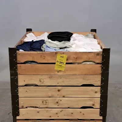 Partij diverse kleding – kavel bij Domeinen Roerende Zaken, Groningen