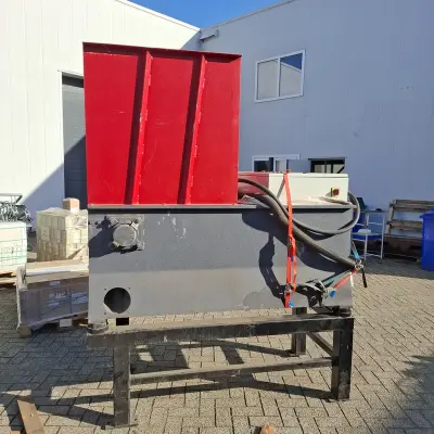 Houtshredder – kavel bij Onlineveilingmeester, Ravenstein