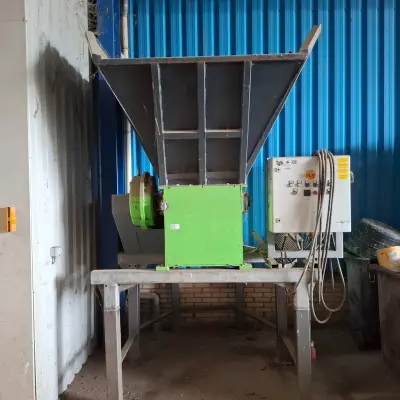 Industriële houtshredder, Votecs, EZ 6/1, 2012 – kavel bij Onlineveilingmeester, Ravenstein