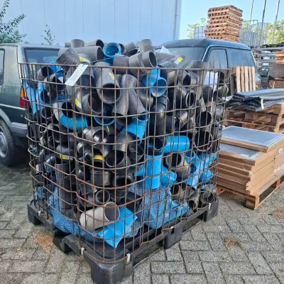 Partij diverse pvc hulp stukken o.a. Geberit – kavel bij Onlineveilingmeester, Ravenstein