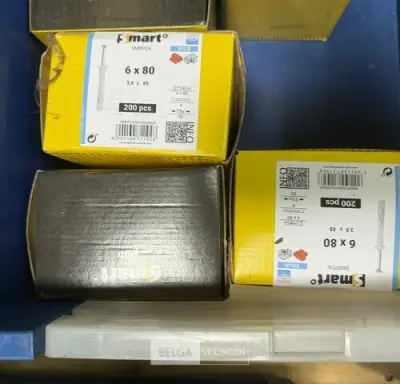 3x Dozen met kleilbouten 6x82 – kavel bij Belga Veilingen, Peer