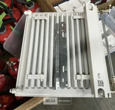 Radiator B50xH60 cm – kavel bij Belga Veilingen, Peer