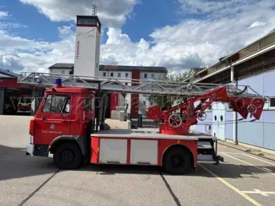 1 IVECO-FIAT met MAGIRUS-brandweerladder DL 16-4 – kavel bij Zoll-Auktion, Burghausen