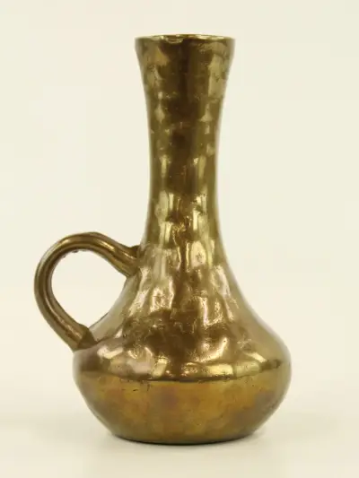 Brutalistische vaas uit messing ca. jaren 50-60 – kavel bij De Kringwinkel, Antwerpen