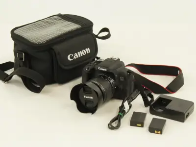 Canon EOS 750D (24.2 MP) + EF-S 18-55mm IS Lens (85 mm) – kavel bij De Kringwinkel, Antwerpen